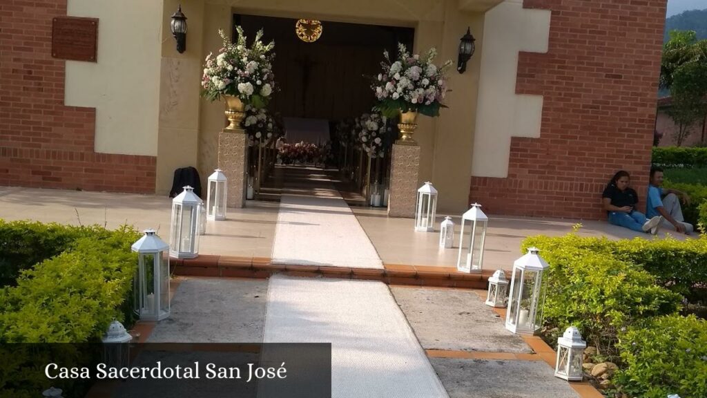 Casa Sacerdotal San José - Floridablanca (Santander)