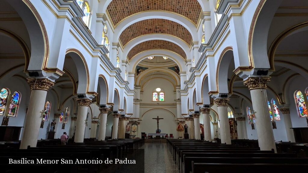 Basílica Menor San Antonio de Padua - Manzanares (Caldas)