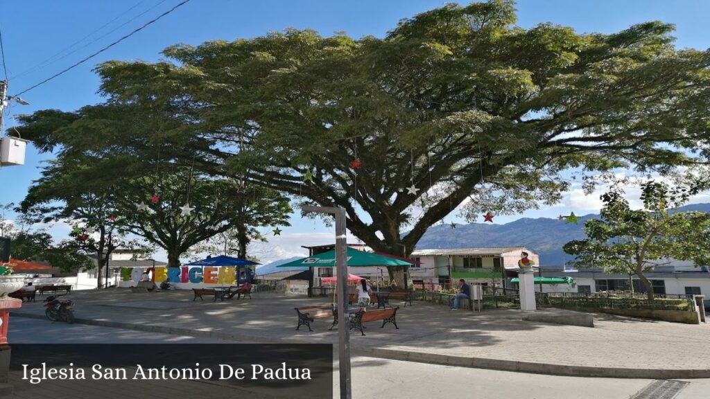 Iglesia San Antonio de Padua - Briceño (Antioquia)