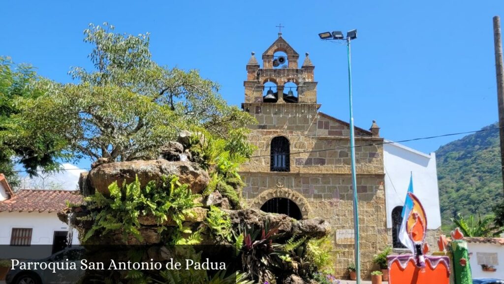 Parroquia San Antonio de Padua - Pinchote (Santander)